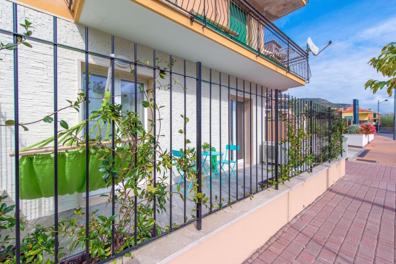 Babyaccommodation Family Comfort Ll Pietra Ligure Eksteriør billede
